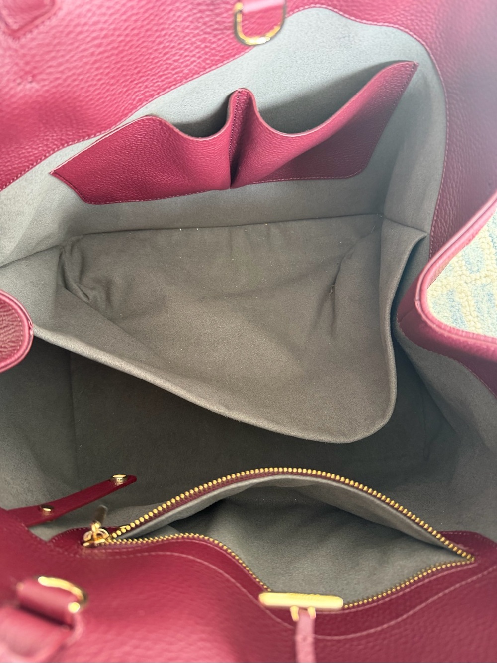 Cuyana Forma Satchel in Cherry - Picture 4 of 16